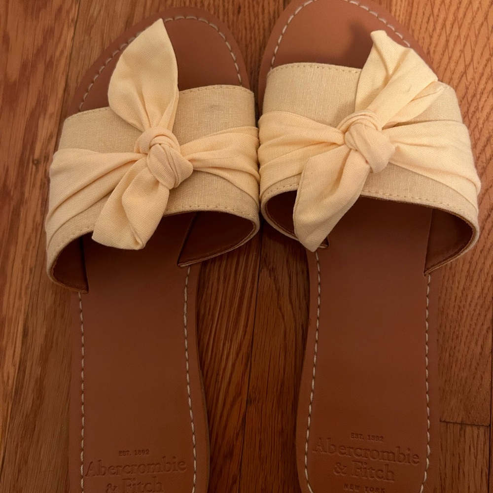 abercrombie yellow sandals